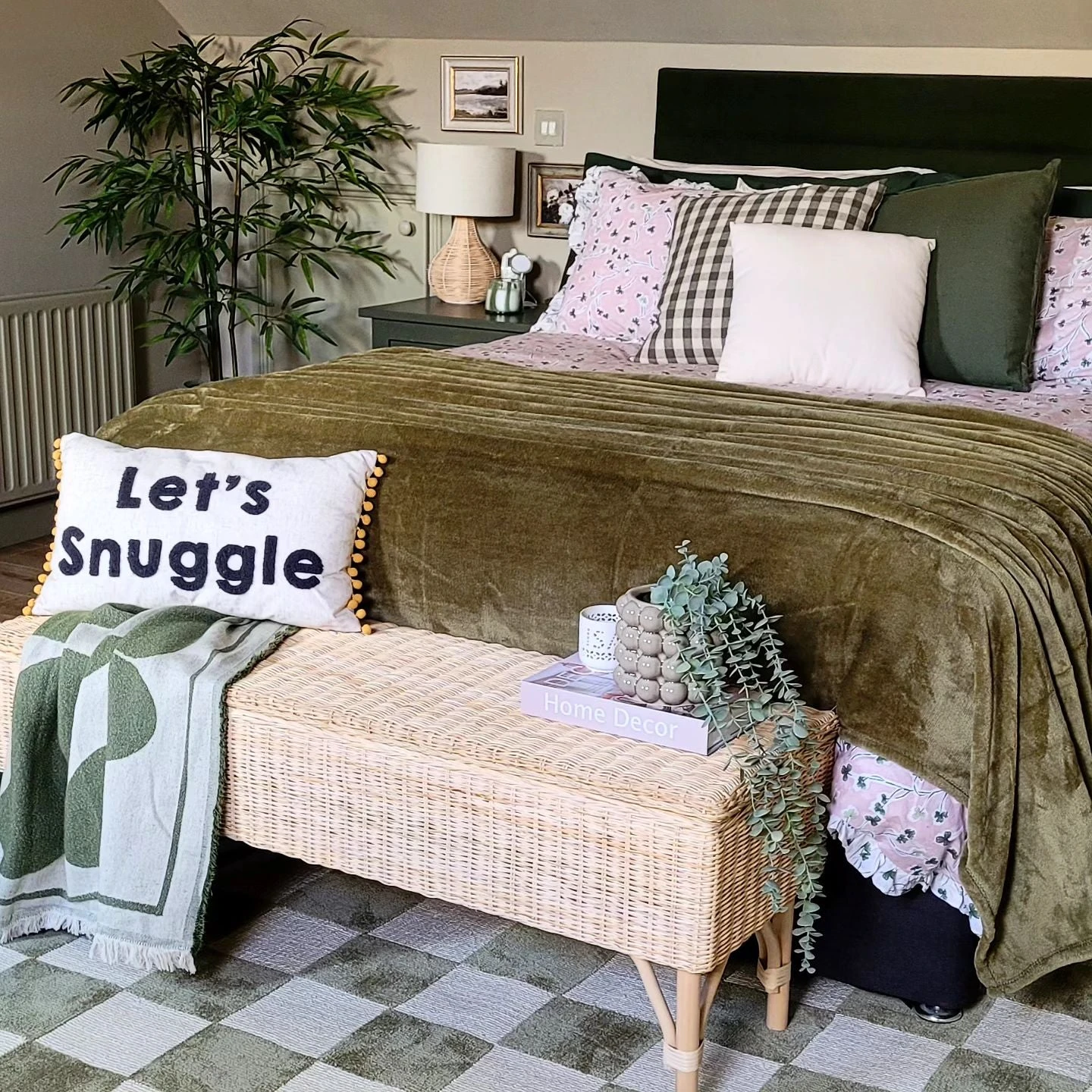 Green Retro Checkerboard Rug - Maze 4 Green Retro Checkerboard Rug - Maze - Image 4